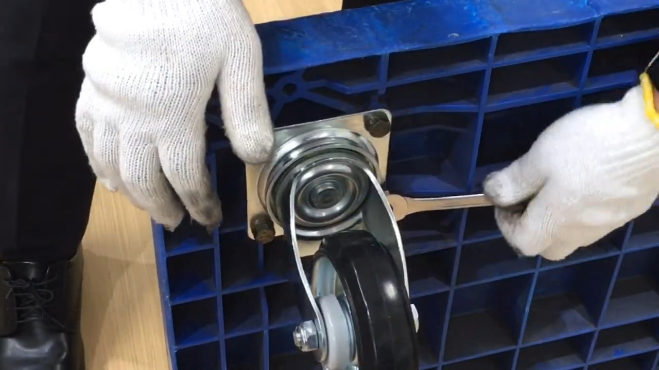 キャスターイメージ