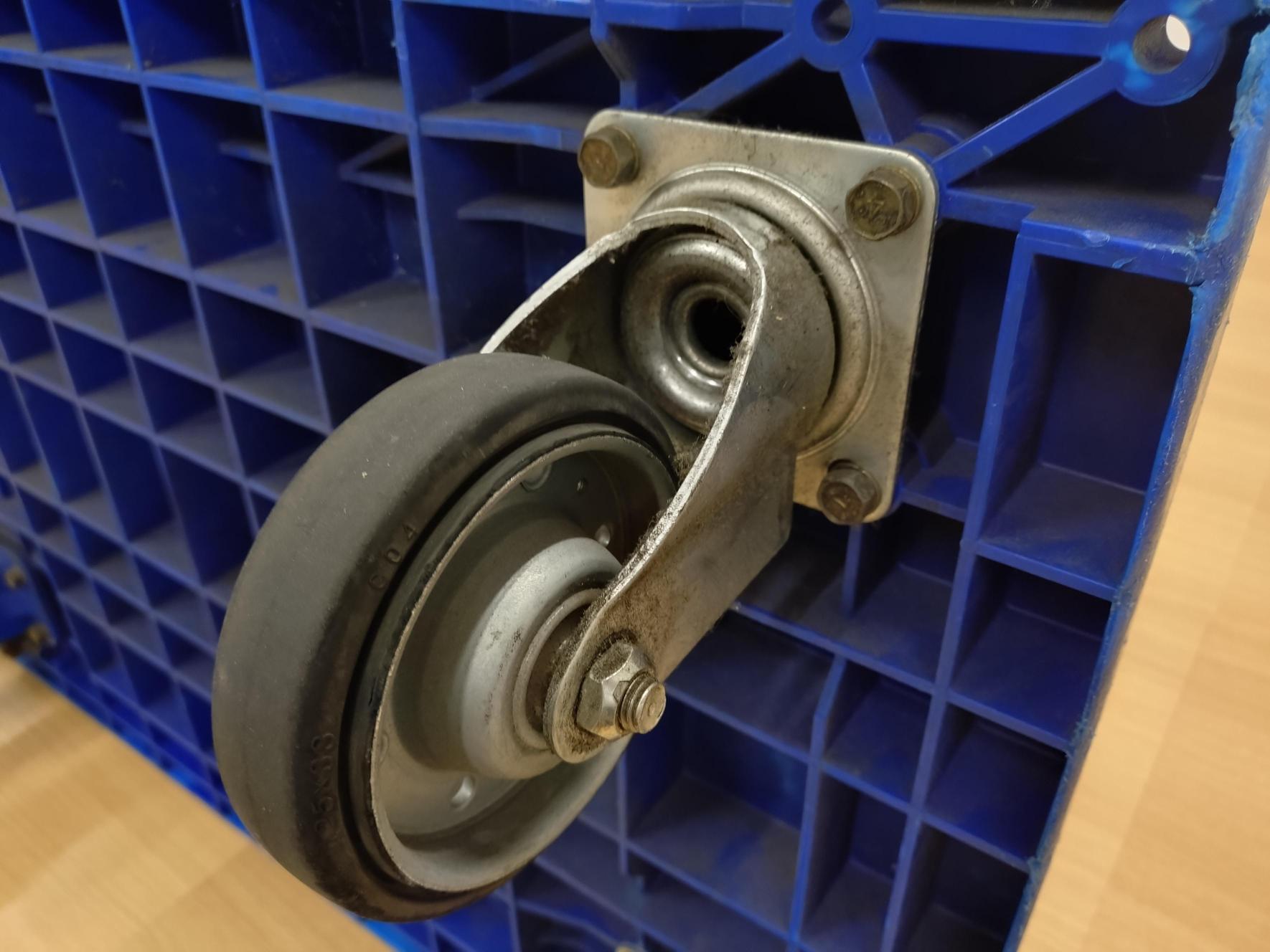 キャスターイメージ