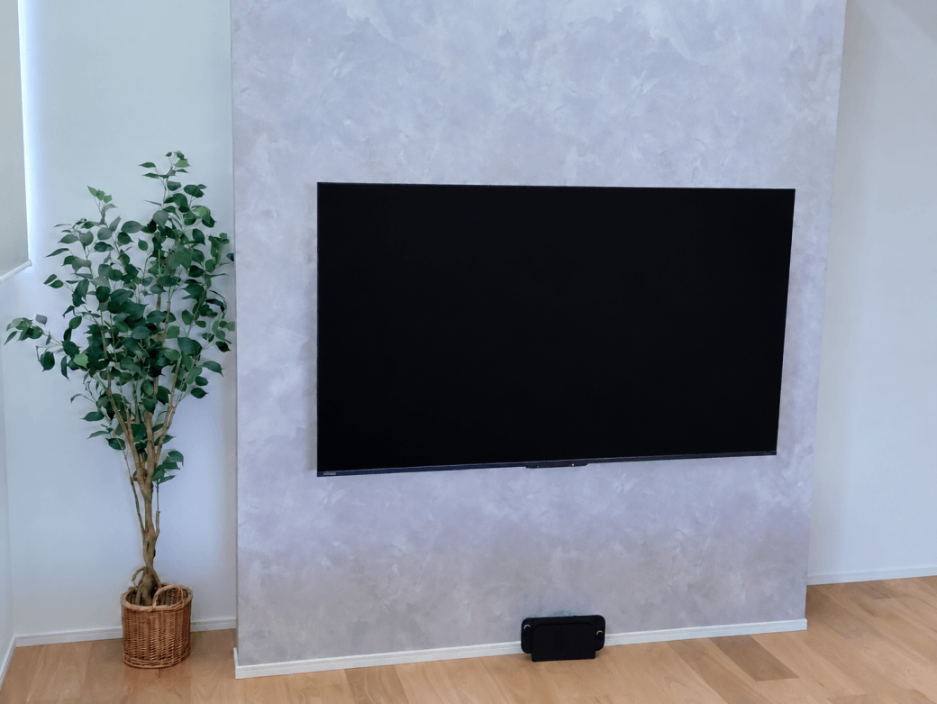 テレビ壁掛け工事が完成した様子